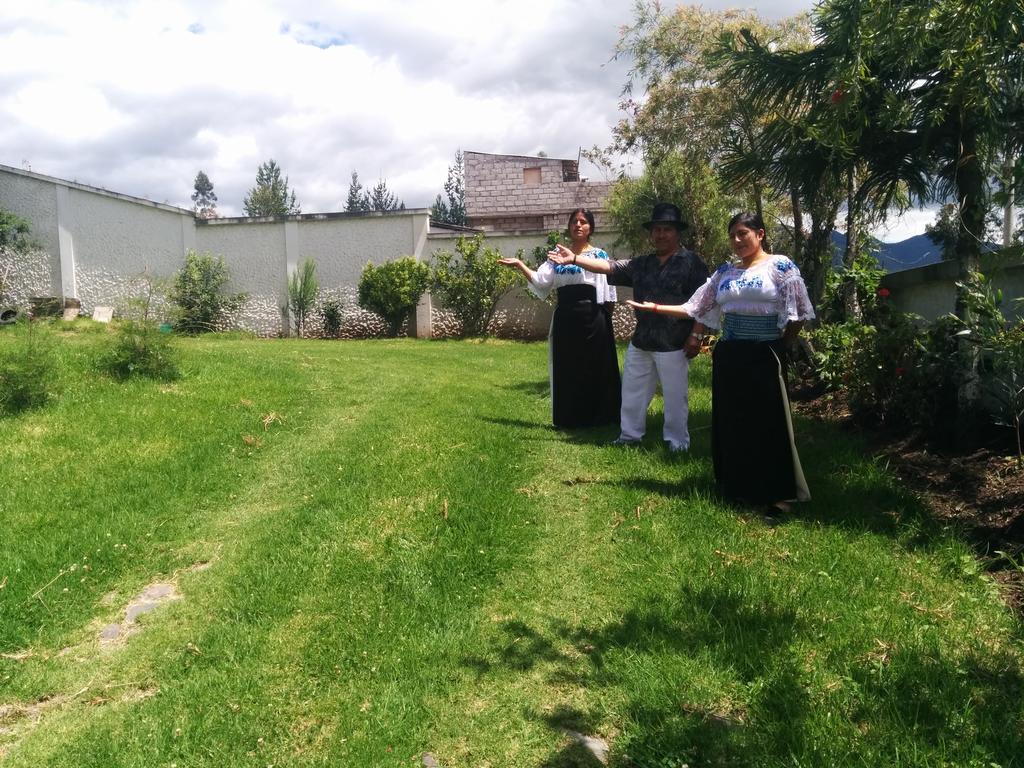 Hostal Curinan Otavalo Esterno foto