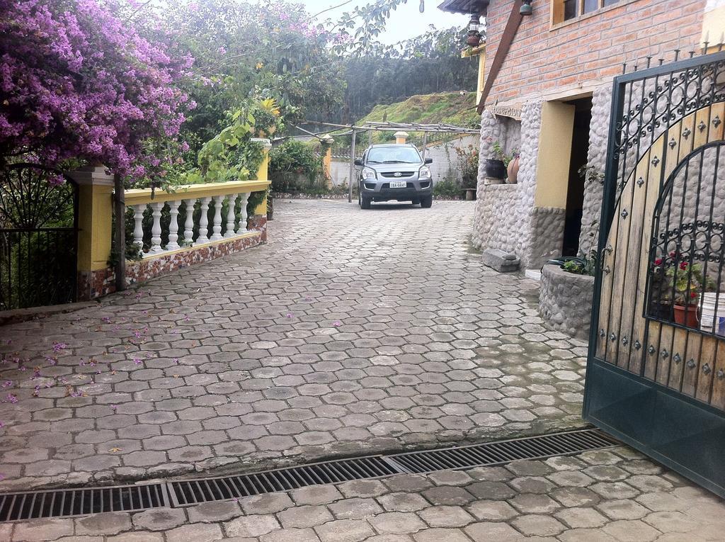 Hostal Curinan Otavalo Esterno foto